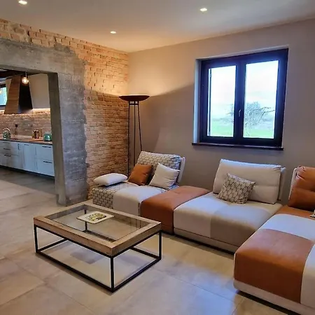 Characteristic Restored With 360 Degree Views * Montefino