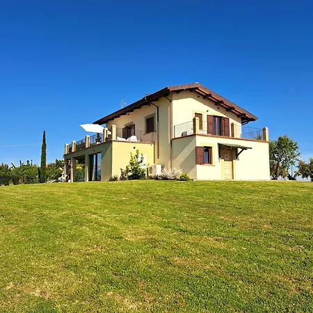 Vakantiehuis Characteristic Restored With 360 Degree Views