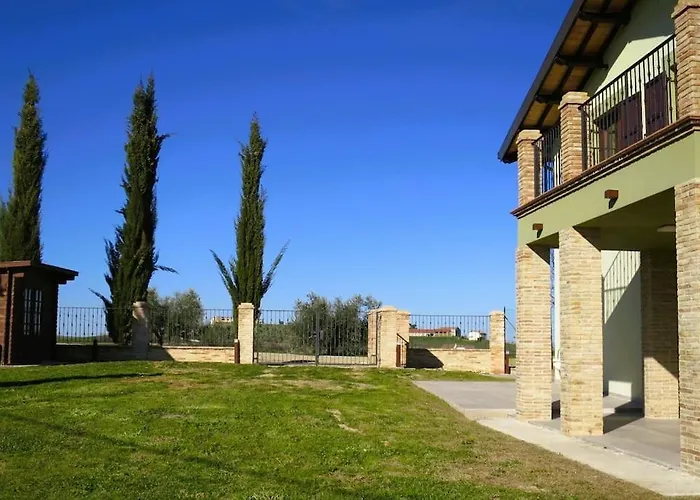 Characteristic Restored With 360 Degree Views *