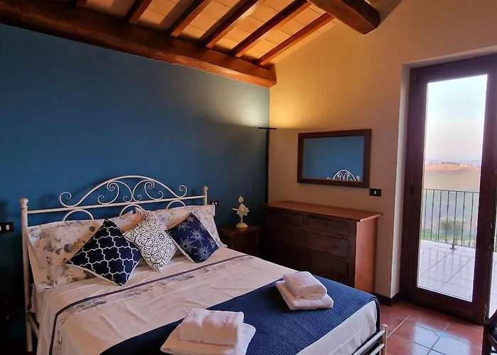 Characteristic Restored With 360 Degree Views 別荘