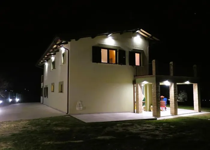 別荘 Characteristic Restored With 360 Degree Views Montefino