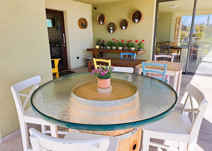 別荘 Characteristic Restored With 360 Degree Views Montefino