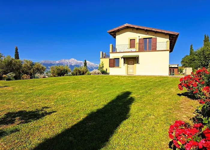 Characteristic Restored With 360 Degree Views * Montefino
